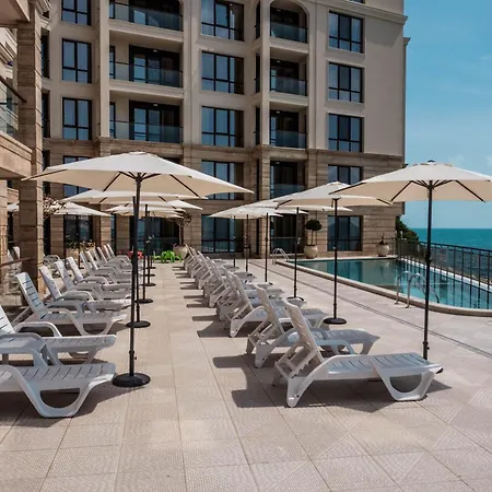 Cabacum Pleasure Beachfront - 50m To And Pool Aparthotel Varna